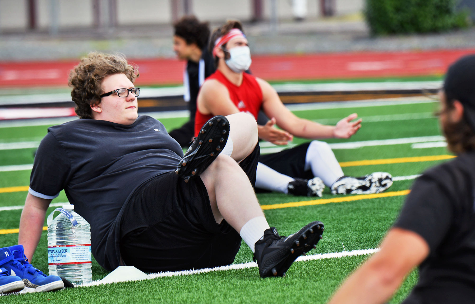 200709.sports.yhsfootball.pd8.jpg
